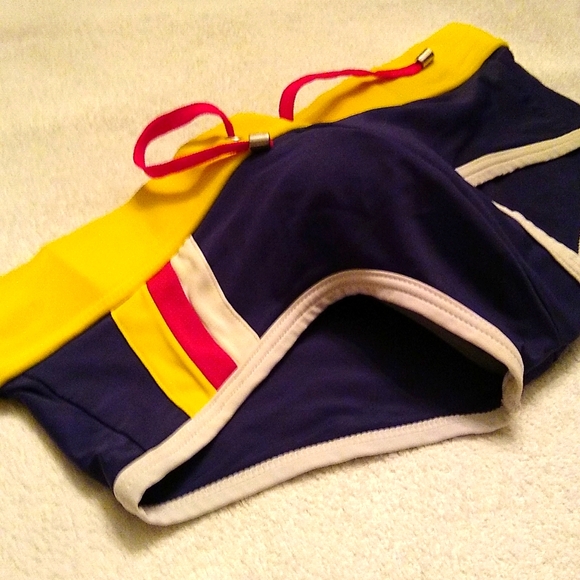 Seobean Swimsuit - Picture 2 of 7